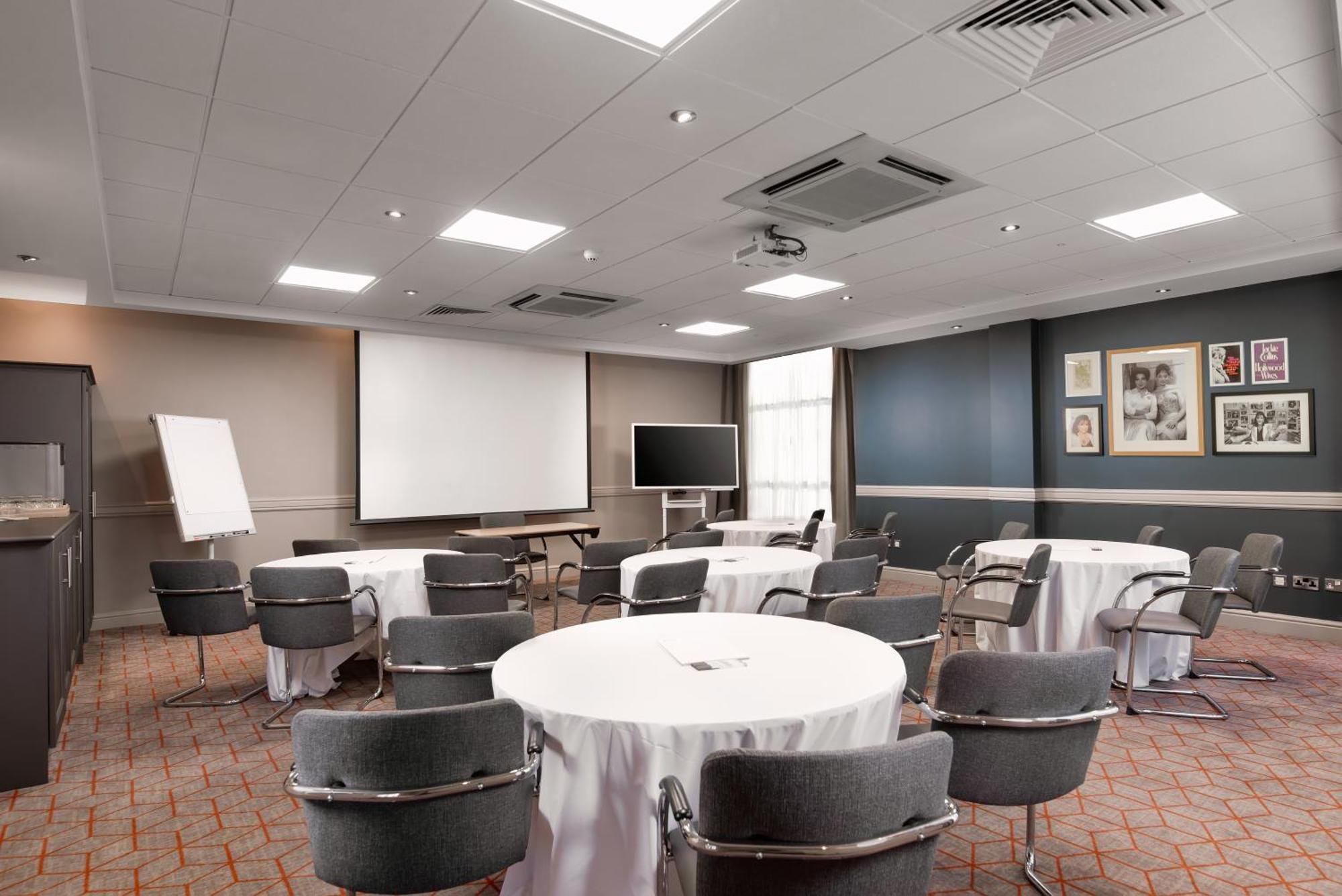Hilton Garden London Heathrow Airport Hotel
